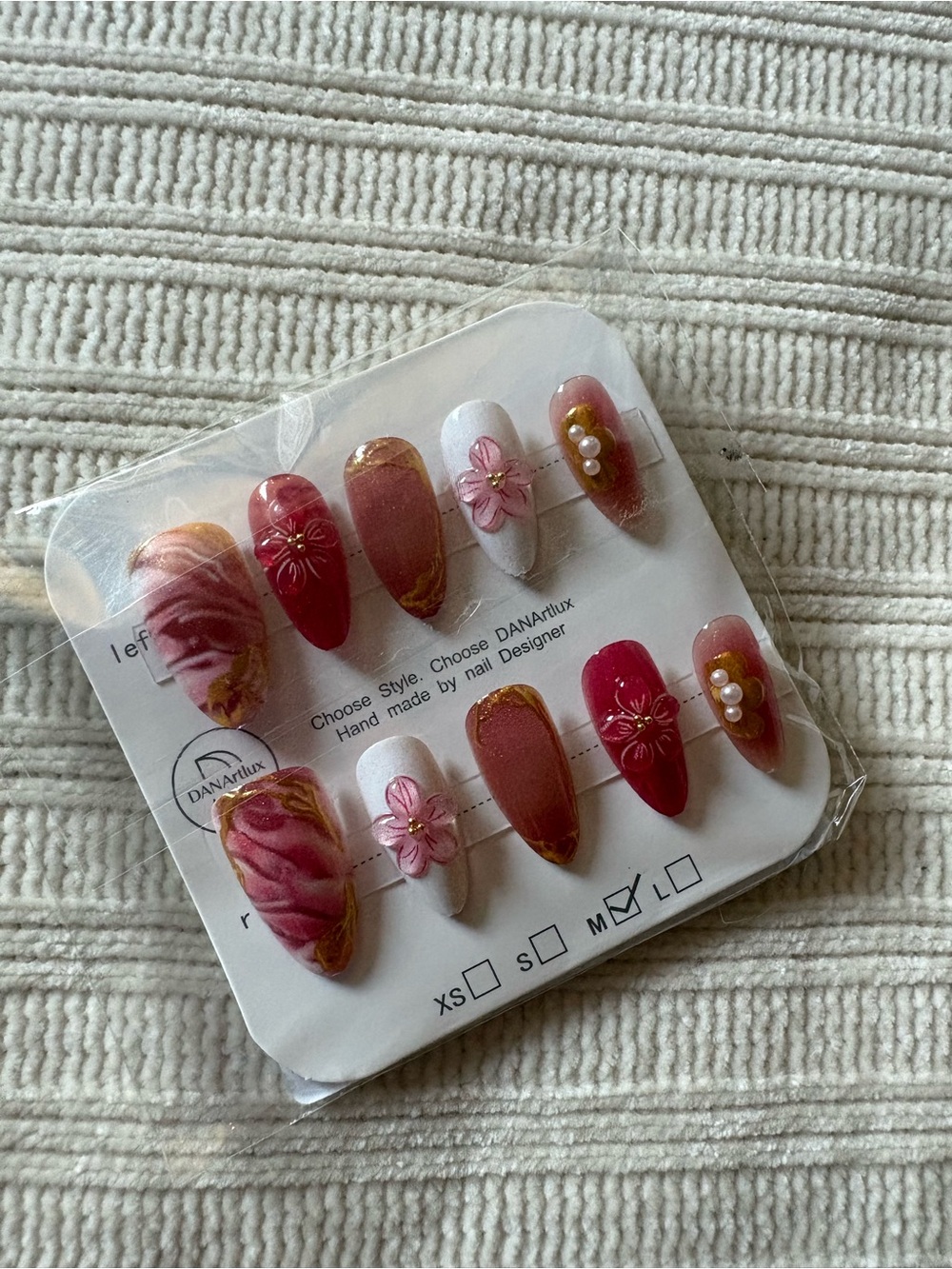 Pink Floral Press-On Nail Set - Pink & White Size Medium